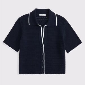 Abercrombie & Fitch Navy and White Crochet-Style Polo M 🤩